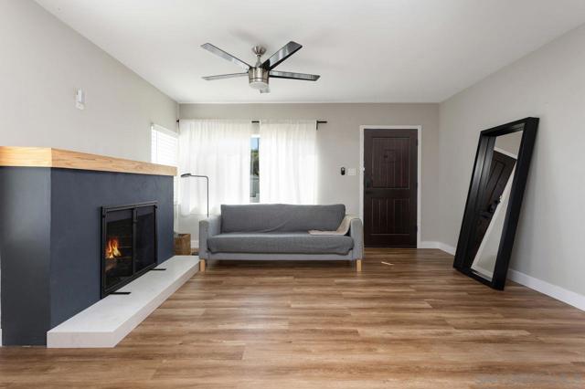 423 Alvarado Ter, Vista CA: https://media.crmls.org/mediaz/311d19ca-2e02-4ea7-bf9a-210c56809956.jpg