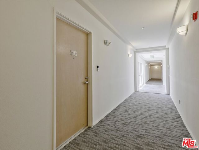 937 12th Street, Santa Monica CA: https://media.crmls.org/mediaz/311d8a7c-2348-4fbe-af2a-2ad436d011a5.jpg