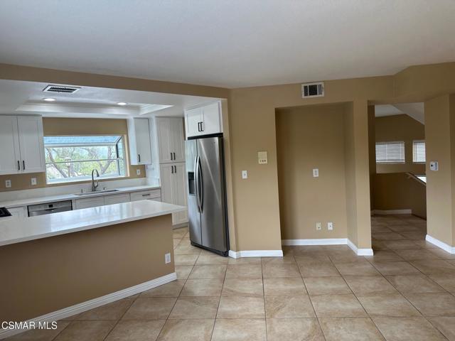 630 Warwick Avenue, Thousand Oaks CA: https://media.crmls.org/mediaz/311db51e-5a9c-49cc-84b0-c39425f6fb46.jpg