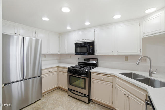 Detail Gallery Image 25 of 51 For 989 Inspiration Way, Ventura,  CA 93001 - 3 Beds | 2/1 Baths