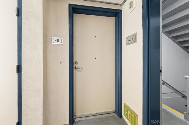 550 15Th St, San Diego CA: https://media.crmls.org/mediaz/311df4c7-ff79-4f62-99b9-3d5d3d33c72c.jpg