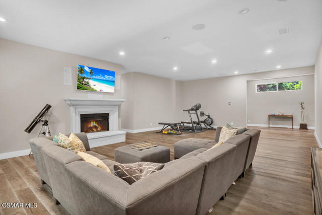 4953 Kilburn Court, Oak Park CA: https://media.crmls.org/mediaz/311f6ccc-bc83-4e04-a2a6-9ce520aab0b5.jpg
