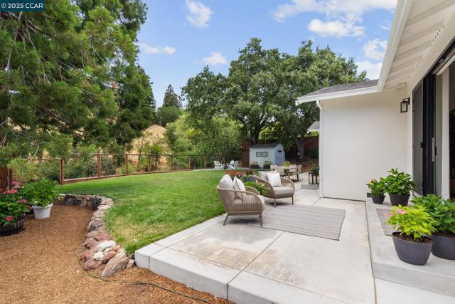 267 Valle Vista Dr, Danville CA: https://media.crmls.org/mediaz/311fa913-d034-4758-98ce-047a328c9c87.jpg