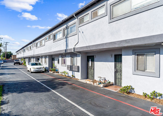 12128 Imperial Highway, Norwalk CA: https://media.crmls.org/mediaz/3120963b-83bb-4e9c-af42-1eb8aa7601df.jpg
