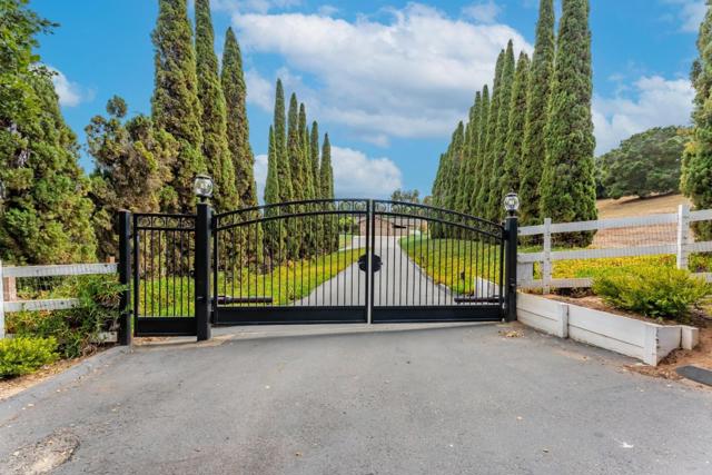 475 Brown Road, San Juan Bautista CA: https://media.crmls.org/mediaz/3120a90a-eadf-40be-bdb3-f3cafae7d99c.jpg