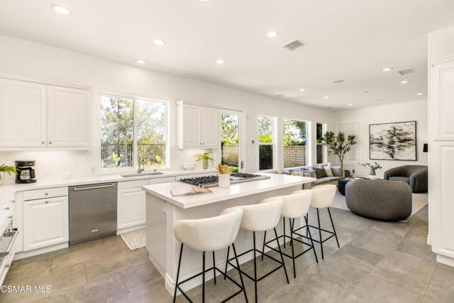 6072 Mandeville Place, Oak Park CA: https://media.crmls.org/mediaz/3120c0d6-3430-4041-8295-4362cb64225d.jpg