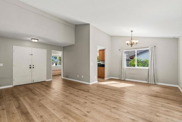 Detail Gallery Image 8 of 30 For 2049 Camino Dr, Escondido,  CA 92026 - 2 Beds | 2 Baths