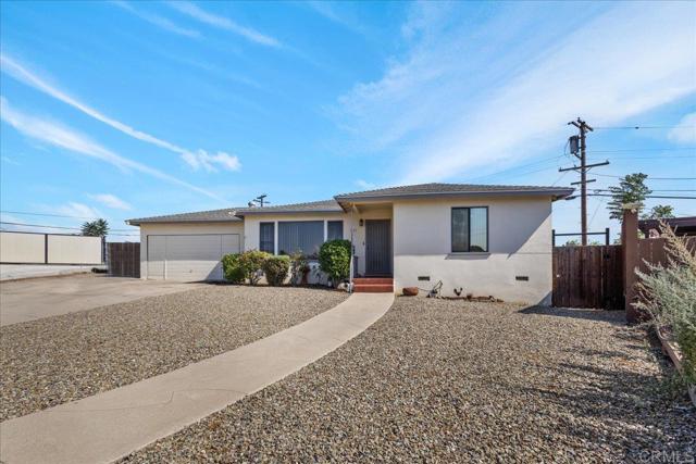 1131 Mary St, El Cajon CA: https://media.crmls.org/mediaz/3122174b-ac5e-4aa3-8832-9788b6168422.jpg