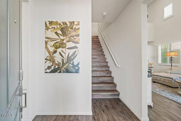 490 Jubilee Place, Santa Paula CA: https://media.crmls.org/mediaz/3122d53b-f928-4ddf-ae55-3457a06281a5.jpg