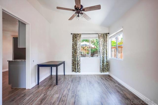 40037 Amberley Cir, Temecula CA: https://media.crmls.org/mediaz/3123125f-3916-42b3-b276-6877bc8b073c.jpg