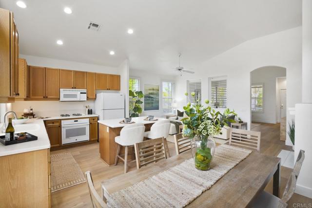 Detail Gallery Image 10 of 31 For 5231 Setting Sun Way, San Diego,  CA 92121 - 3 Beds | 2 Baths