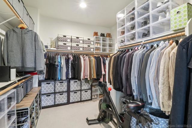 11383 Merritage Ct, San Diego CA: https://media.crmls.org/mediaz/3123f789-e220-4578-8c8d-af7a803ae750.jpg