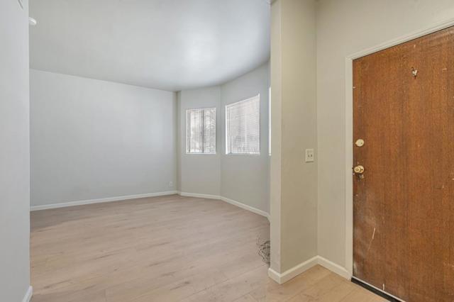 1218 13th Avenue, Oakland CA: https://media.crmls.org/mediaz/31241232-d97f-4846-9033-9ed830baf46b.jpg