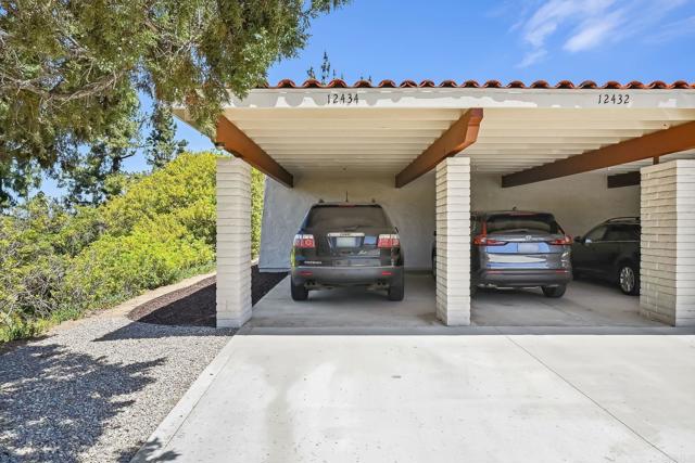 12434 Meandro Rd, San Diego CA: https://media.crmls.org/mediaz/3124e7cb-128d-4598-8645-85503ab719be.jpg