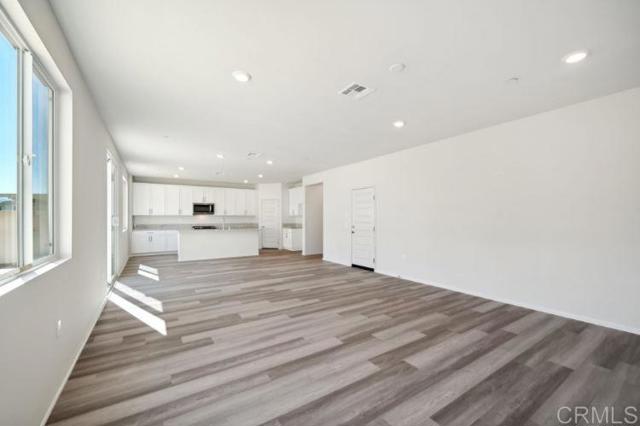 19420 Brush Creek Way, Lake Elsinore CA: https://media.crmls.org/mediaz/31258351-4119-42b3-a1fa-60852b78451e.jpg