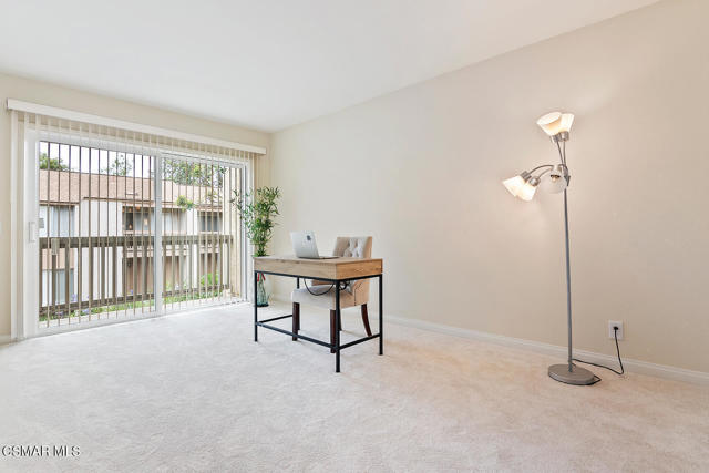1617 Beagle Court, Ventura CA: https://media.crmls.org/mediaz/31258dfc-0d06-4753-98da-61cb966dc544.jpg
