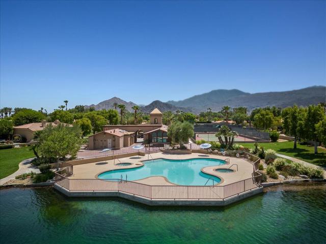 48245 Calle Floristas, La Quinta CA: https://media.crmls.org/mediaz/31271b30-2967-45be-a88d-26d8076e0097.jpg