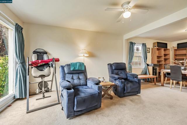 2633 Humphrey Ave, Richmond CA: https://media.crmls.org/mediaz/3127f0fc-9ef8-46dd-af69-a3bf645767e2.jpg