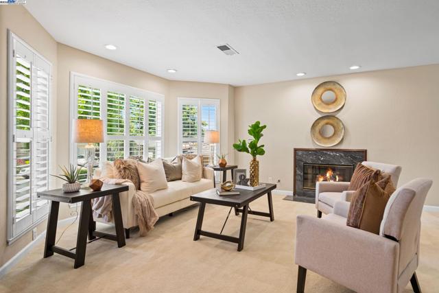 868 Madeira Dr, Pleasanton CA: https://media.crmls.org/mediaz/31280b6e-940d-4de7-9193-b3008746b380.jpg