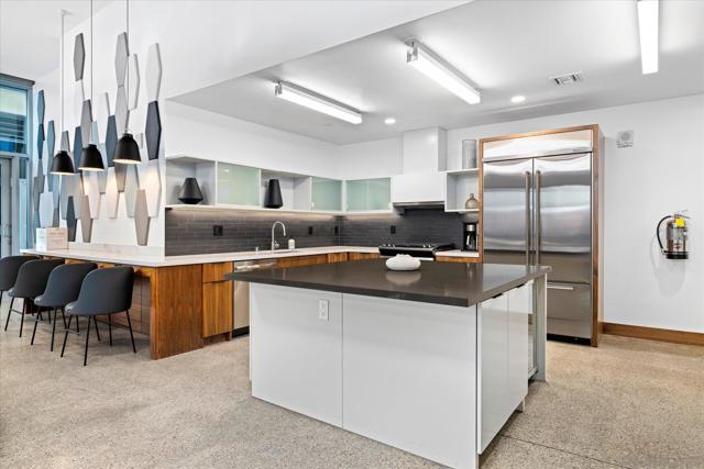 321 10Th Ave, San Diego CA: https://media.crmls.org/mediaz/31287968-704b-431d-8f57-6e9af3897b17.jpg