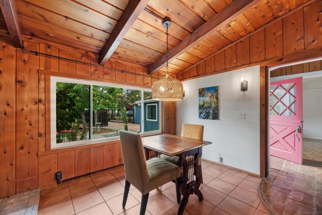 433 E 6Th Ave, Escondido CA: https://media.crmls.org/mediaz/31287b2a-1687-497b-98b6-c2bb689e52c3.jpg