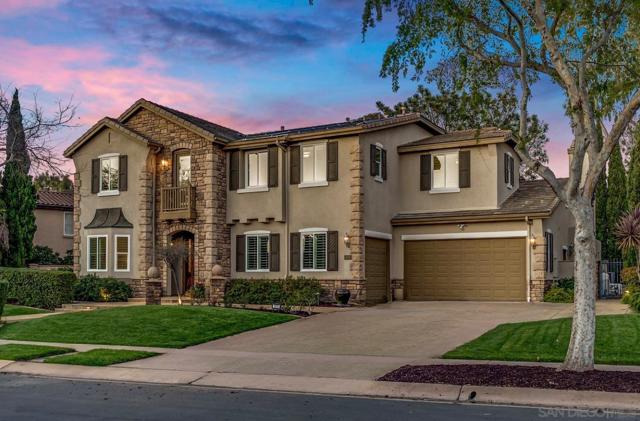 571 Lynwood Dr, Encinitas CA: https://media.crmls.org/mediaz/3128980a-d18e-4908-9bc5-a428bbb67999.jpg