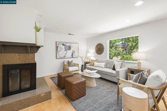 Image 3 of 31 For 2050 Blackwood Dr