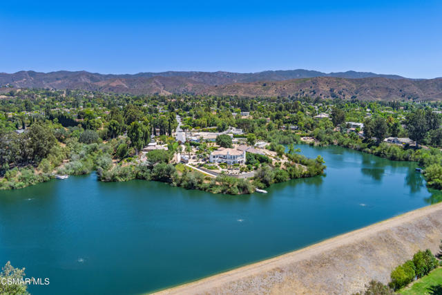 552 Fairfield Road, Simi Valley CA: https://media.crmls.org/mediaz/3128c8c3-c38e-4976-942e-49f2677918cb.jpg