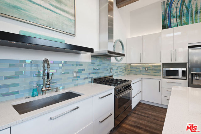472 Rosecrans Avenue, Manhattan Beach, California 90266, 0 ,Residential Income,For Sale,Rosecrans,0,26830069