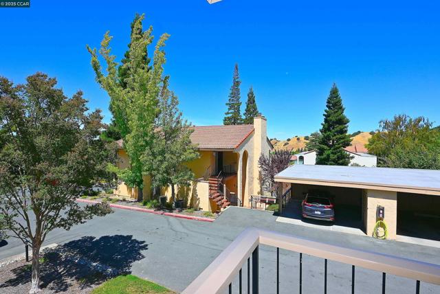 1805 Ptarmigan Dr, Walnut Creek CA: https://media.crmls.org/mediaz/31297a89-526b-43f3-8bd5-1afe9e61a731.jpg
