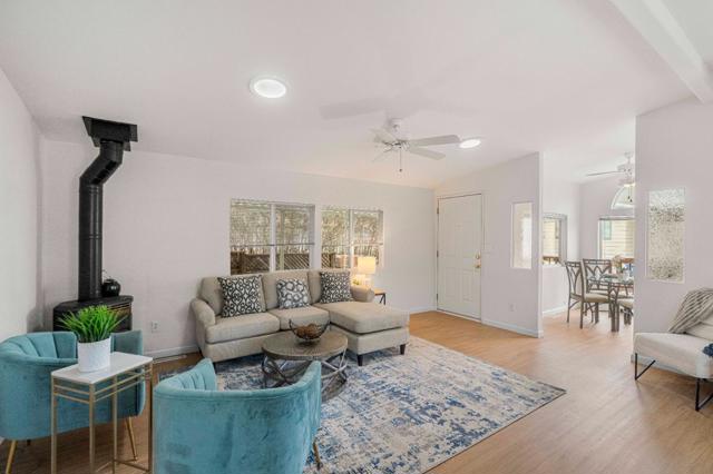 3 Lighthouse Road, Half Moon Bay CA: https://media.crmls.org/mediaz/31299d15-f6b1-4411-8e96-7a8c74902753.jpg