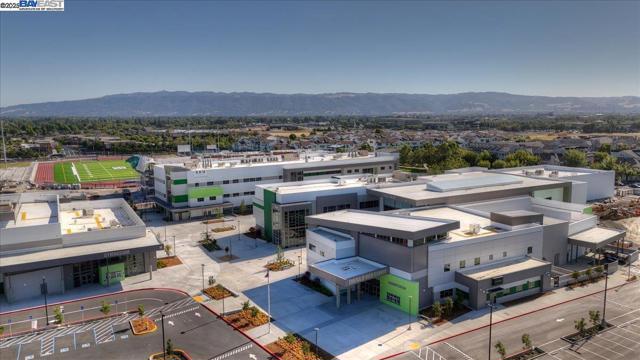5200 N Forestdale Cir, Dublin CA: https://media.crmls.org/mediaz/31299fd3-40e3-4fcf-b293-5f3f3c58665a.jpg