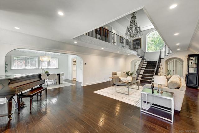 1901 N Catalina Street, Los Angeles CA: https://media.crmls.org/mediaz/3129ab47-2f14-4bf4-9662-a690db9febb1.jpg