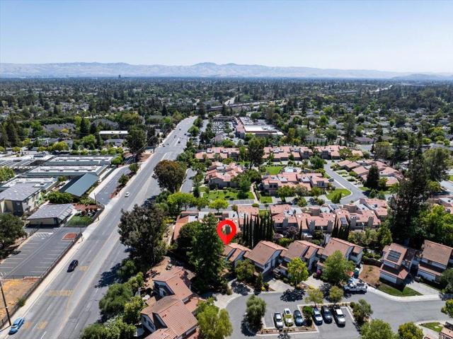 116 Calle Nivel, Los Gatos CA: https://media.crmls.org/mediaz/3129dd49-8cf9-4b77-9e4c-fc27d0440d0e.jpg