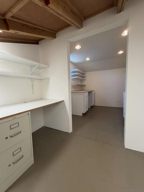 17240 Cuvee Ct, Poway CA: https://media.crmls.org/mediaz/312a221e-50f9-4d2d-a055-bde0bf84745d.jpg