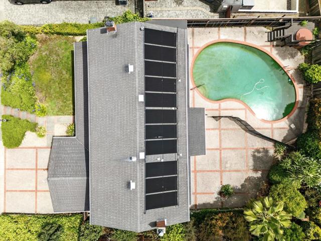 1675 Escalante Way, Burlingame CA: https://media.crmls.org/mediaz/312a7d54-f57e-42df-9af2-bcd8f4063e42.jpg
