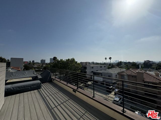 140 S Hayworth Avenue, Los Angeles CA: https://media.crmls.org/mediaz/312bcad6-a16c-47b2-ab8c-57f88736ffd6.jpg