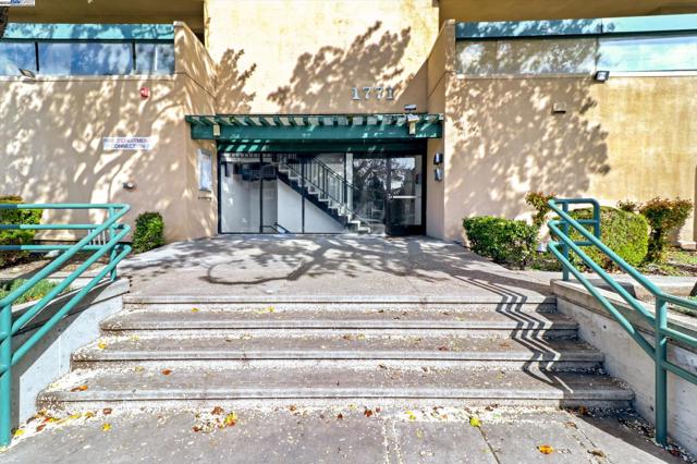 1771 Broadway Street, Concord CA: https://media.crmls.org/mediaz/312c53cd-bcb9-4ddb-b51f-53e105423229.jpg