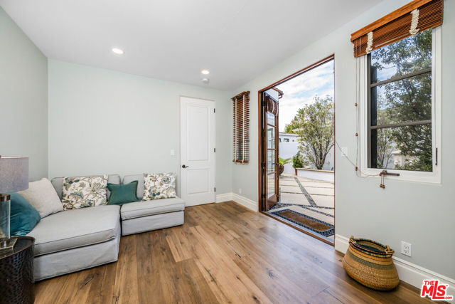 1028 9th Street, Manhattan Beach, California 90266, 5 Bedrooms Bedrooms, ,5 BathroomsBathrooms,Residential,Sold,9th,25532263