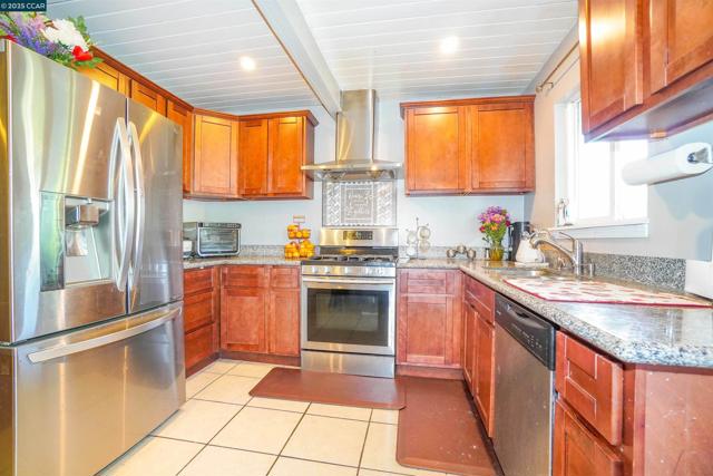 37 Wharf Dr, Bay Point CA: https://media.crmls.org/mediaz/312d50dd-4160-4678-826b-050949fa1c93.jpg