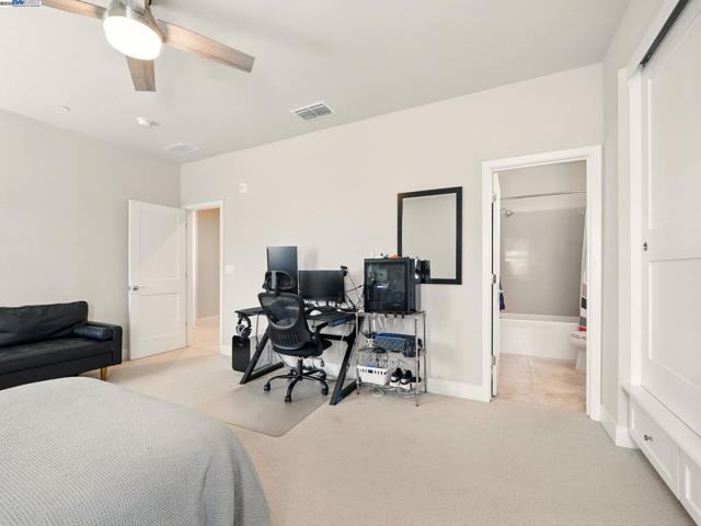 665 Sandalwood, Livermore CA: https://media.crmls.org/mediaz/312d5aa0-9e90-4684-91d9-3065aac71216.jpg
