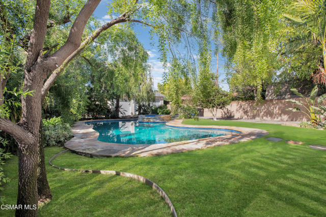 4539 Mammoth Avenue, Sherman Oaks CA: https://media.crmls.org/mediaz/312d5dd6-cdd6-46a3-8645-883a830b1e44.jpg