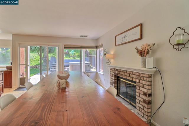 1728 Peachwillow St, Pittsburg CA: https://media.crmls.org/mediaz/312dad04-efa2-4f6b-9fac-c494b66e20ea.jpg