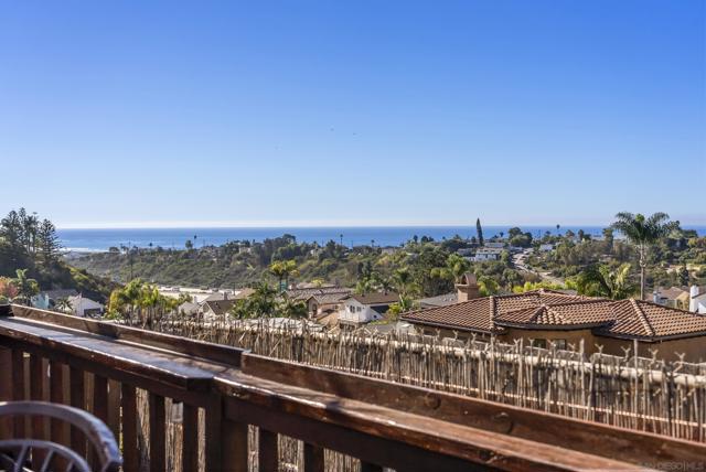 1007 Genie Ln, Cardiff by the Sea CA: https://media.crmls.org/mediaz/312e5c81-0f59-488a-a7d4-88cab7c1e1fd.jpg