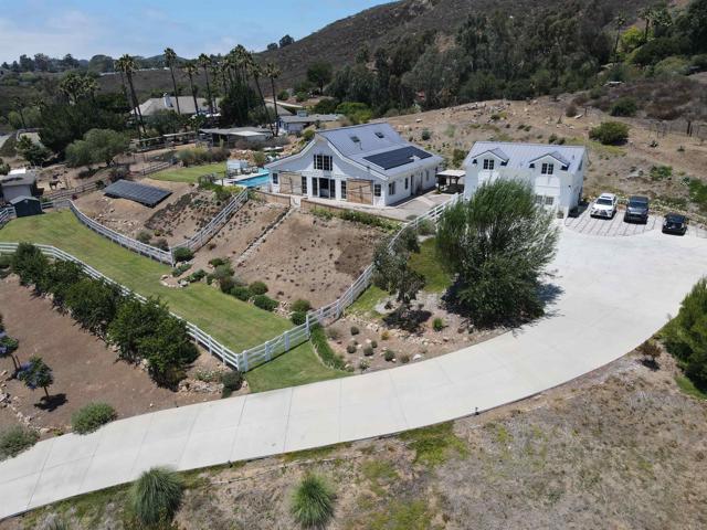7702 Camino Sereno, Escondido CA: https://media.crmls.org/mediaz/312e7e4f-112e-41d1-a768-bc9b29dbbb96.jpg
