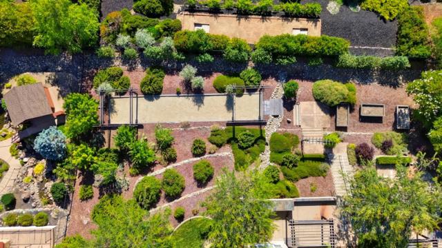 4040 Morning View Way, El Dorado Hills CA: https://media.crmls.org/mediaz/312eba10-b45d-40fe-ab79-a9ea5607029e.jpg