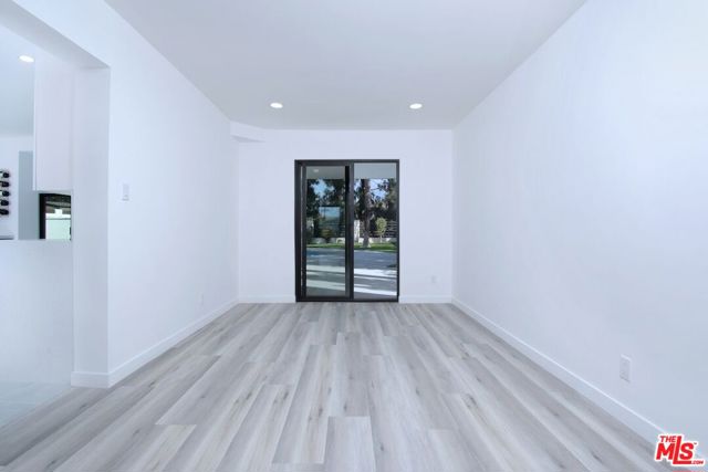 12112 Woodley Avenue, Granada Hills CA: https://media.crmls.org/mediaz/312fc79f-b7bd-4c20-8160-b1ebd8e87063.jpg