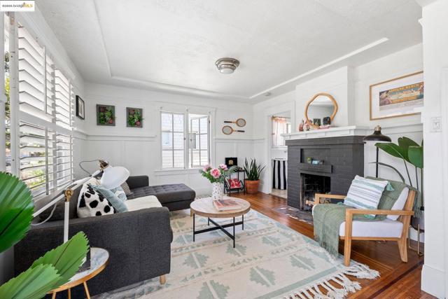 423 Santa Clara Ave, Alameda, California 94501, 1 Bedroom Bedrooms, ,1 BathroomBathrooms,Single Family Residence,For Sale,Santa Clara Ave,41099559