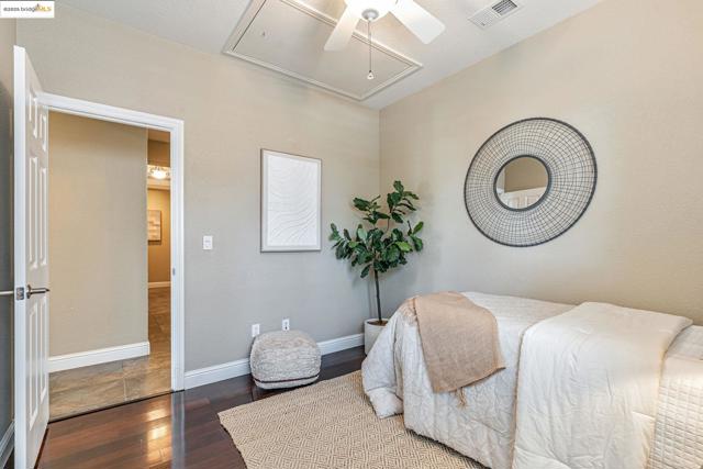 43 Sorrel Ct, Oakley CA: https://media.crmls.org/mediaz/313114db-303d-4495-8a08-da8ec93f7b90.jpg