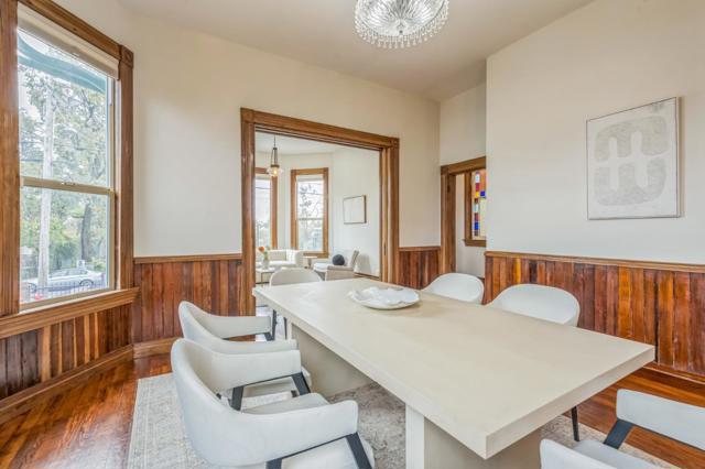 696 29th Street, Oakland CA: https://media.crmls.org/mediaz/31315bc9-32b7-4018-b1ef-fe1f4db240f0.jpg